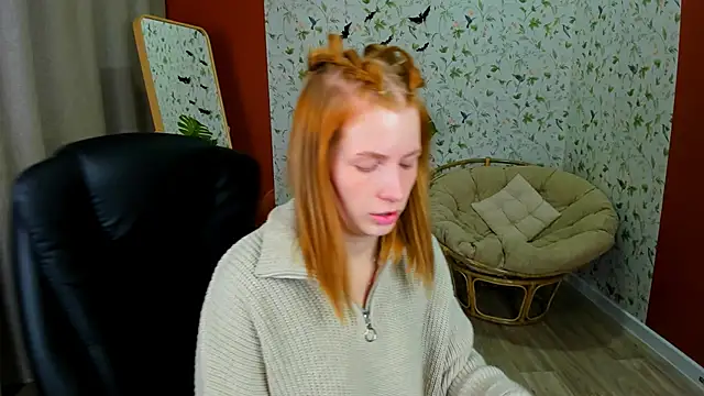 Snapshot of Mira__Blush chatting on 10/23/25, 01:32 Mira  Blush online show from 10/23/25, 01:32