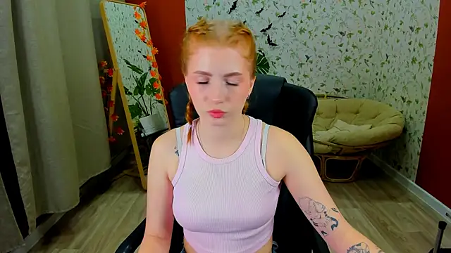 Snapshot of Mira__Blush chatting on 11/04/25, 08:41 Mira Blush online show from 11/04/25, 08:41