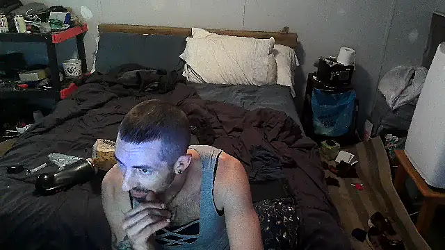 Snapshot of Bi_curious86 chatting on 10/03/25, 09:45 Bi curious86 online show from 10/03/25, 09:45