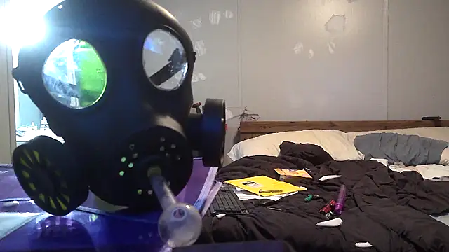 Snapshot of Bi_curious86 chatting on 10/26/25, 01:11 Bi curious86 online show from 10/26/25, 01:11