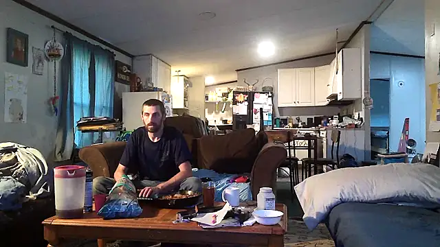 Snapshot of Bi_curious86 chatting on 10/31/25, 09:49 Bi curious86 online show from 10/31/25, 09:49