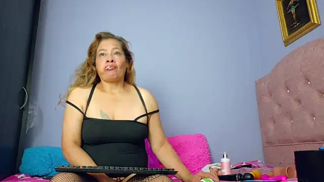 Snapshot of TifanyNasty chatting on 11/17/25, 09:53 TifanyNasty online show from 11/17/25, 09:53