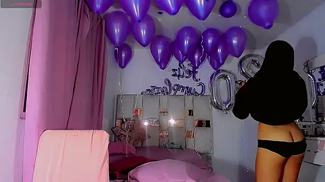 Hannahsmit online show from 10/25/25, 08:00