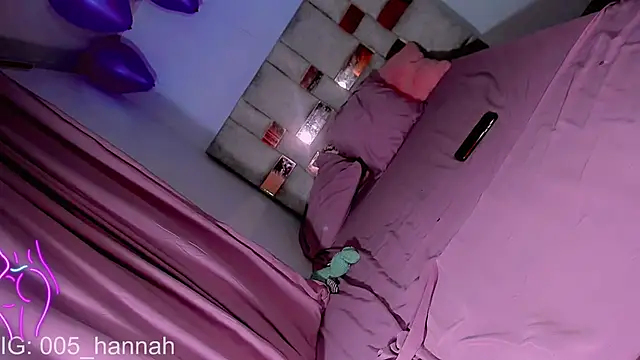 Snapshot of Hannahsmit chatting on 11/07/25, 07:41 Hannahsmit online show from 11/07/25, 07:41