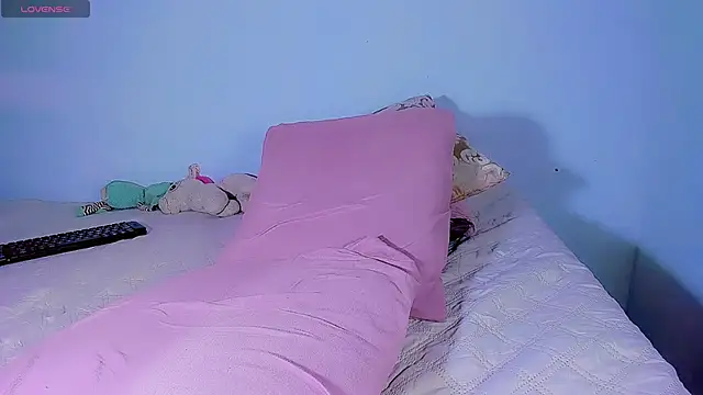 Snapshot of Hannahsmit chatting on 11/30/25, 11:09 Hannahsmit online show from 11/30/25, 11:09