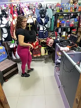 Snapshot of ROSALIALUCY chatting on 10/08/25, 11:52 ROSALIALUCY online show from 10/08/25, 11:52