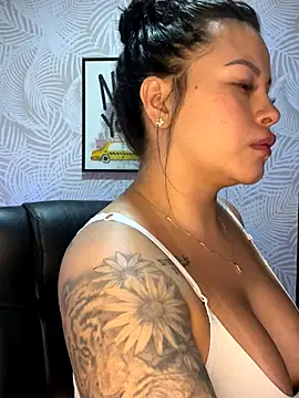 sexyyykloee online show from 10/04/25, 07:23