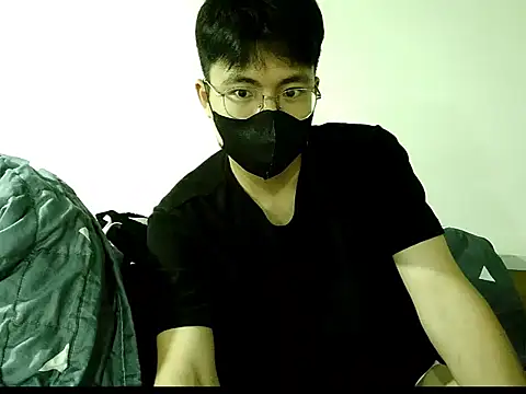 Gwencloudy online show from 10/06/25, 04:04