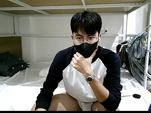 Gwencloudy online show from 10/15/25, 01:55