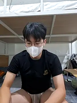 Gwencloudy online show from 07/16/26, 04:02