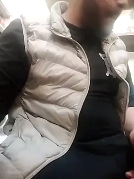 Snapshot of Fouzi1234bhm chatting on 10/20/25, 01:33 Fouzi1234bhm online show from 10/20/25, 01:33