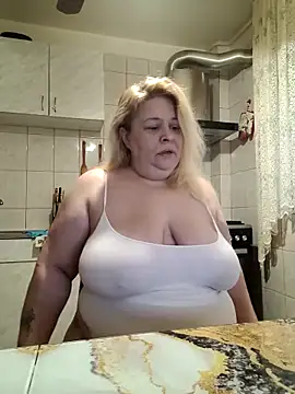 Snapshot of AriannaMilf chatting on 09/19/25, 03:41 AriannaMilf online show from 09/19/25, 03:41