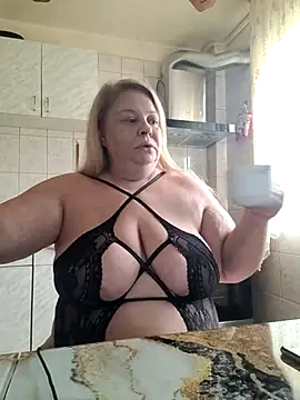 Snapshot of AriannaMilf chatting on 09/25/25, 06:06 AriannaMilf online show from 09/25/25, 06:06