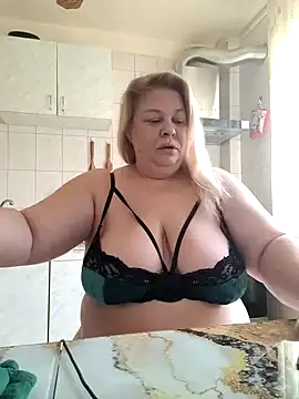 Snapshot of AriannaMilf chatting on 09/30/25, 07:46 AriannaMilf online show from 09/30/25, 07:46