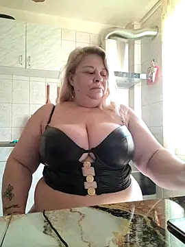 Snapshot of AriannaMilf chatting on 10/17/25, 06:27 AriannaMilf online show from 10/17/25, 06:27