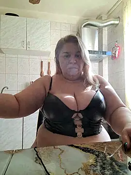 Snapshot of AriannaMilf chatting on 10/31/25, 08:26 AriannaMilf online show from 10/31/25, 08:26