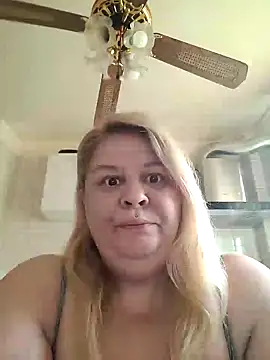 Snapshot of AriannaMilf chatting on 11/05/25, 08:36 AriannaMilf online show from 11/05/25, 08:36