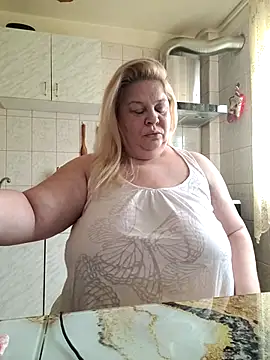 Snapshot of AriannaMilf chatting on 11/15/25, 10:12 AriannaMilf online show from 11/15/25, 10:12