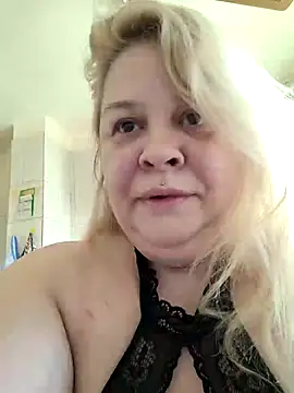 Snapshot of AriannaMilf chatting on 11/16/25, 11:05 AriannaMilf online show from 11/16/25, 11:05