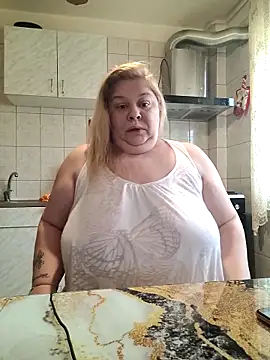 Snapshot of AriannaMilf chatting on 11/23/25, 11:21 AriannaMilf online show from 11/23/25, 11:21