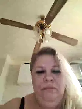 Snapshot of AriannaMilf chatting on 12/05/25, 10:24 AriannaMilf online show from 12/05/25, 10:24