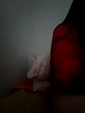 Snapshot of bruna_safadinhaa chatting on 11/26/25, 05:03 bruna safadinhaa online show from 11/26/25, 05:03