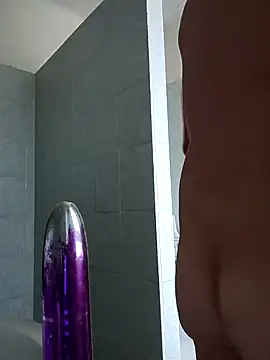 Snapshot of petitpeps84 chatting on 02/12/25, 08:06 petitpeps84 online show from 02/12/25, 08:06