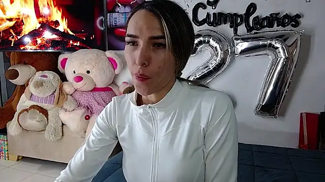 Snapshot of Niky_777 chatting on 11/21/25, 09:24 Niky 777 online show from 11/21/25, 09:24