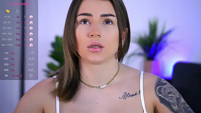 Snapshot of AishaCarter chatting on 10/31/25, 05:47 AishaCarter online show from 10/31/25, 05:47