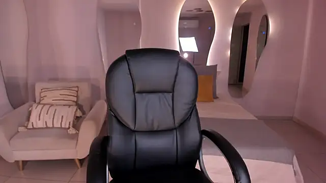 AlessiaCorleone  online show from 12/21/24, 06:34