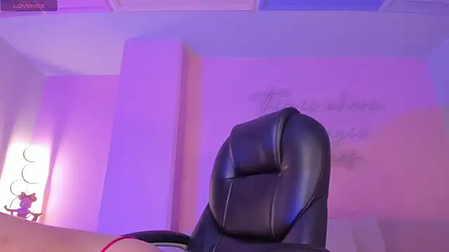 AlessiaCorleone  online show from 12/23/24, 11:28