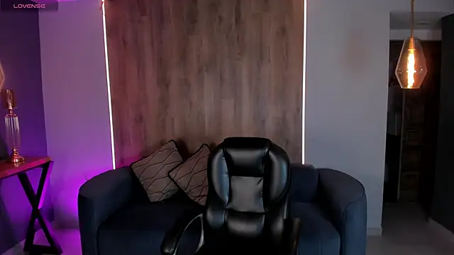 AlessiaCorleone  online show from 02/20/25, 10:04