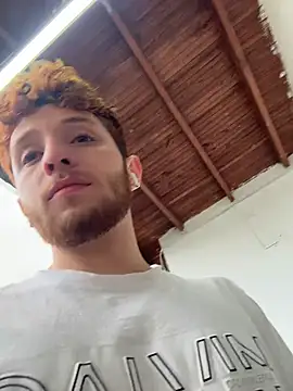 Juan Castano online show from 10/17/25, 10:34