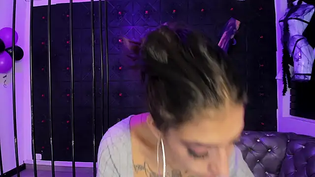 TeennNaugthy18 online show from 10/26/25, 03:07