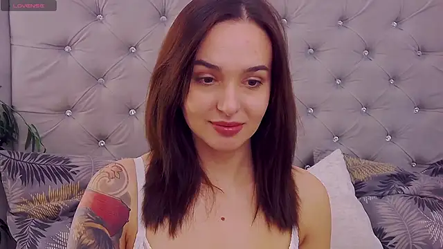 Snapshot of MeIisaLove chatting on 11/21/25, 02:38 MeIisaLove online show from 11/21/25, 02:38