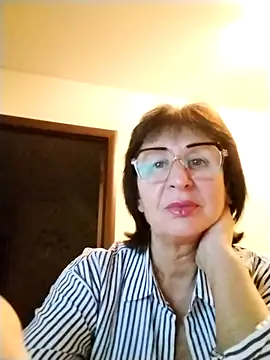 Snapshot of AlbinaXPretty chatting on 10/29/25, 05:25 AlbinaXPretty online show from 10/29/25, 05:25