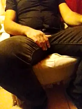 Snapshot of Passivello9 chatting on 11/19/25, 11:49 Passivello9 online show from 11/19/25, 11:49