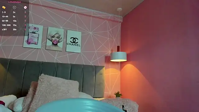 dolly zoe online show from 01/03/25, 08:10