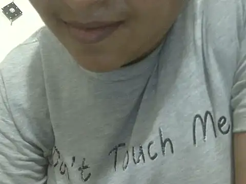 Snapshot of shekira99 chatting on 04/17/26, 01:36 shekira99 online show from 04/17/26, 01:36