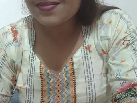 Snapshot of shekira99 chatting on 05/02/26, 02:33 shekira99 online show from 05/02/26, 02:33