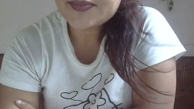 Snapshot of shekira99 chatting on 08/08/26, 06:04 shekira99 online show from 08/08/26, 06:04