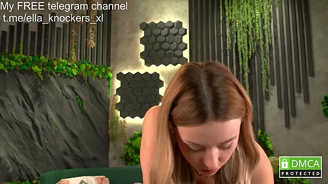 Snapshot of ella_knockers_xl chatting on 10/06/25, 03:31 ella knockers xl online show from 10/06/25, 03:31