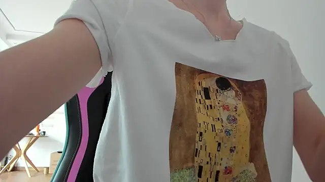 ooksiiii online show from 05/06/26, 10:53