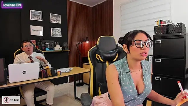 Snapshot of Office_Naughty_Girl chatting on 03/22/25, 04:15 Office Naughty Girl online show from 03/22/25, 04:15