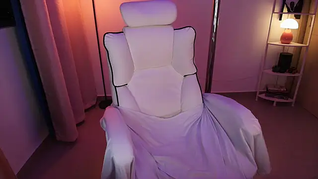 Snapshot of Dakotaa_ chatting on 12/14/25, 03:01 Dakotaa online show from 12/14/25, 03:01