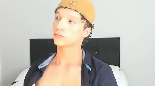 angelcortes online show from 02/22/25, 08:42