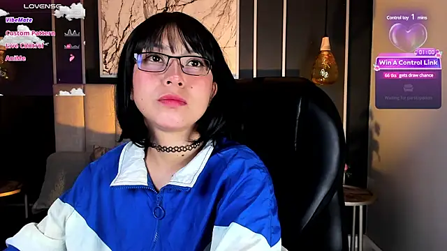 CoralineRicce  online show from 12/02/24, 04:31