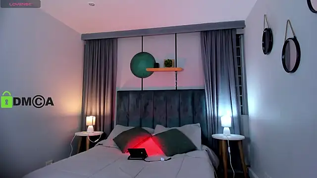 CoralineRicce  online show from 10/06/25, 04:54