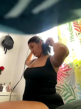 Snapshot of _Gretta chatting on 10/15/25, 04:40 Gretta online show from 10/15/25, 04:40