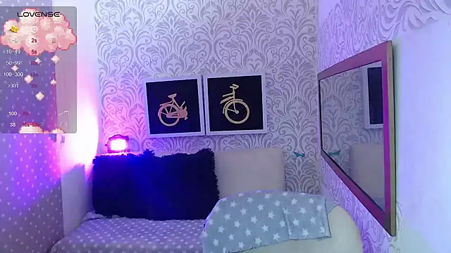 lili hott63 online show from 12/03/24, 07:44